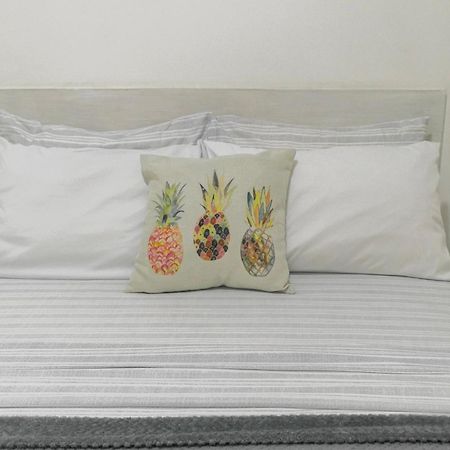 Pineapple House Hotell Bocas del Toro Eksteriør bilde