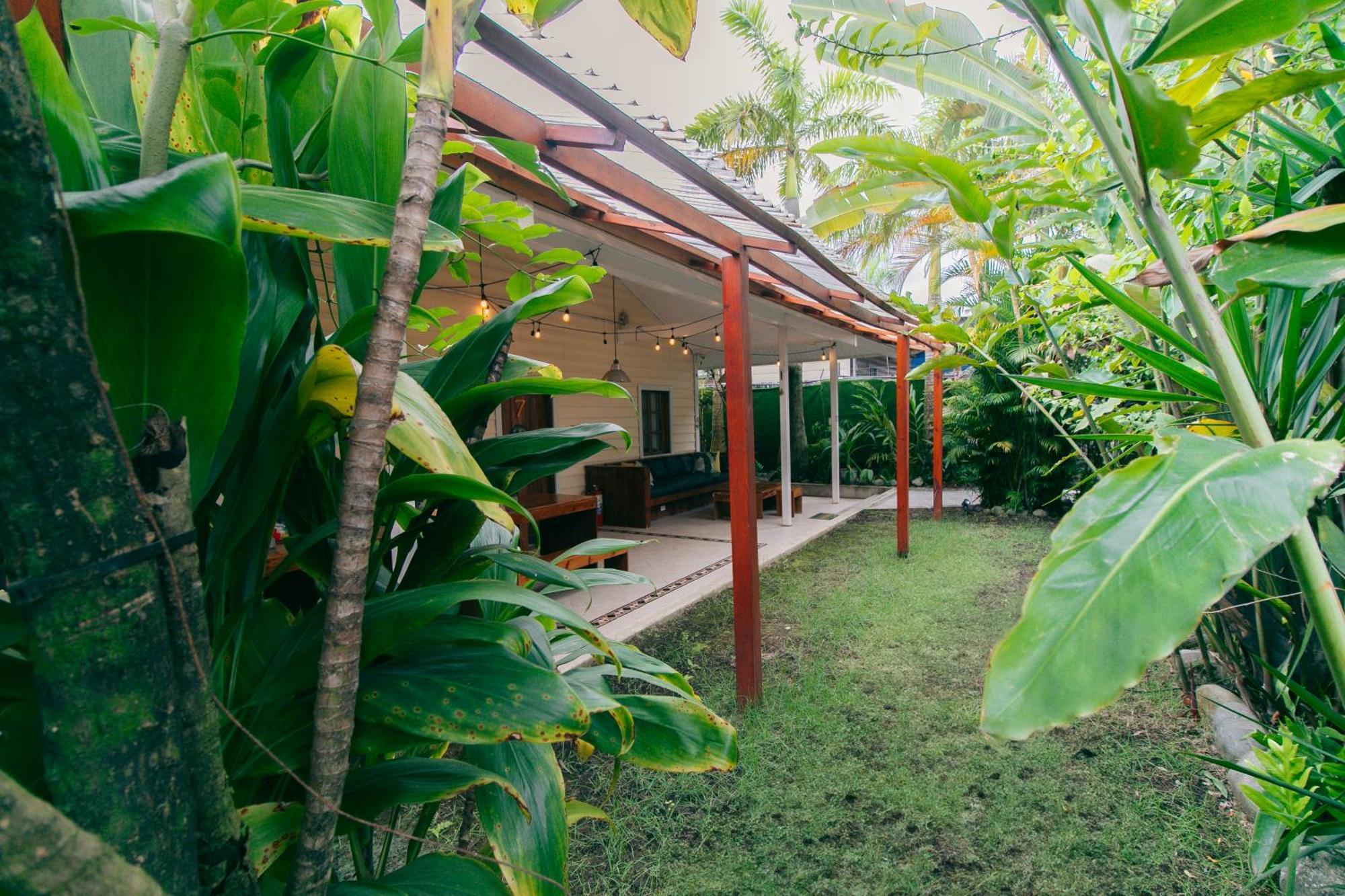 Pineapple House Hotell Bocas del Toro Eksteriør bilde